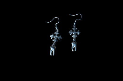 Shiny pearls earrings