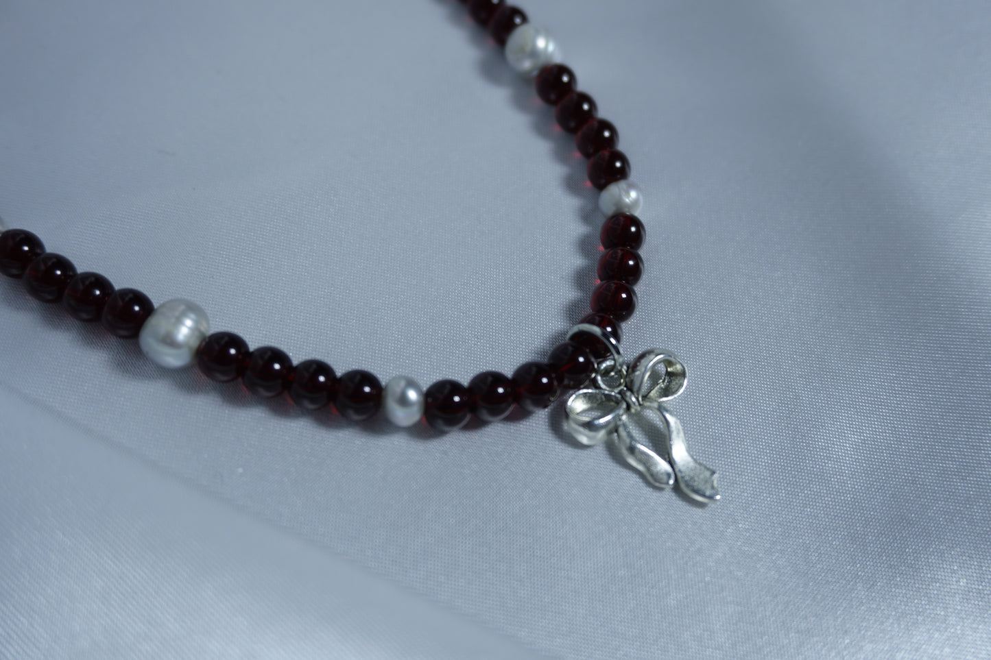 Sliver bow Necklace